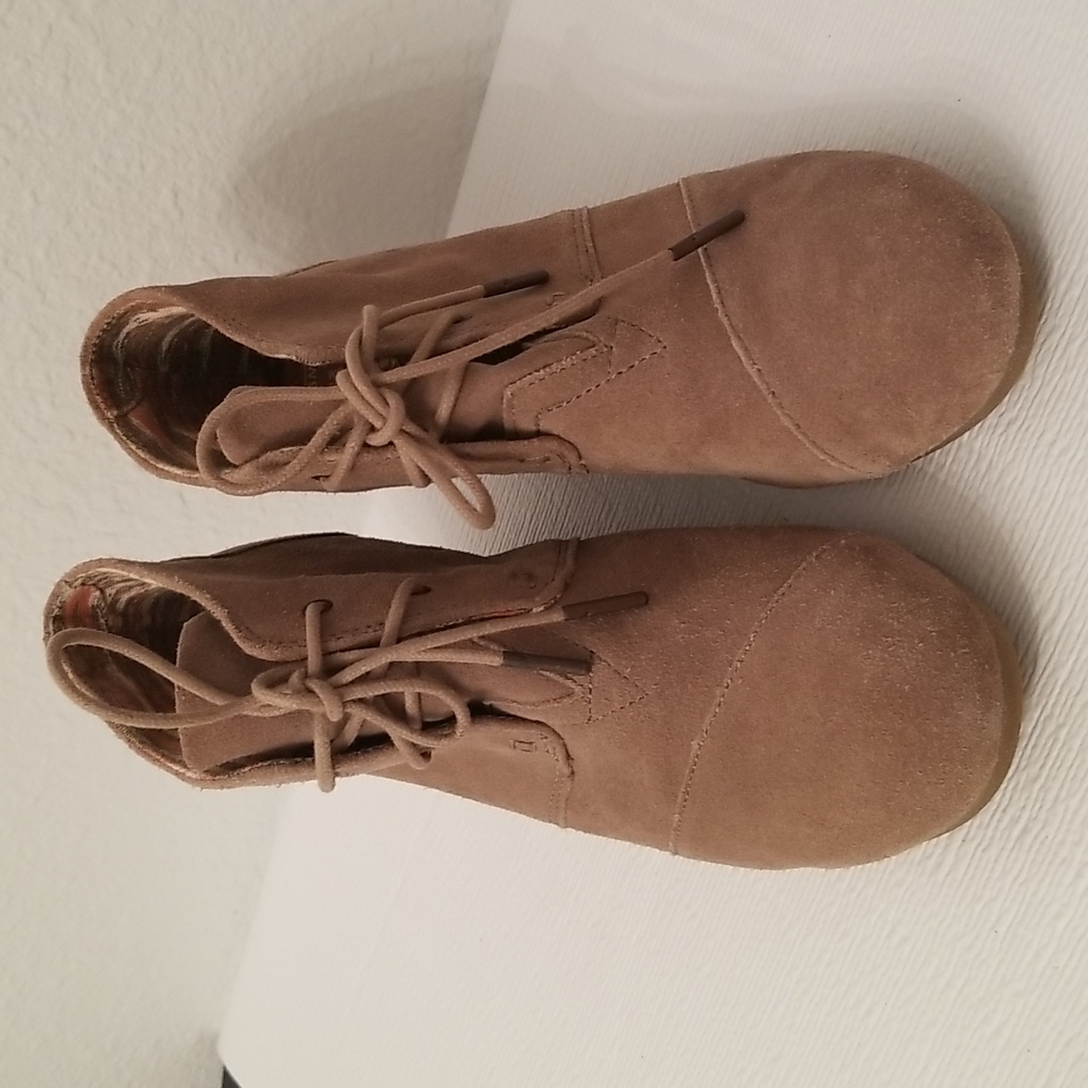 Toms Suede wedges booties